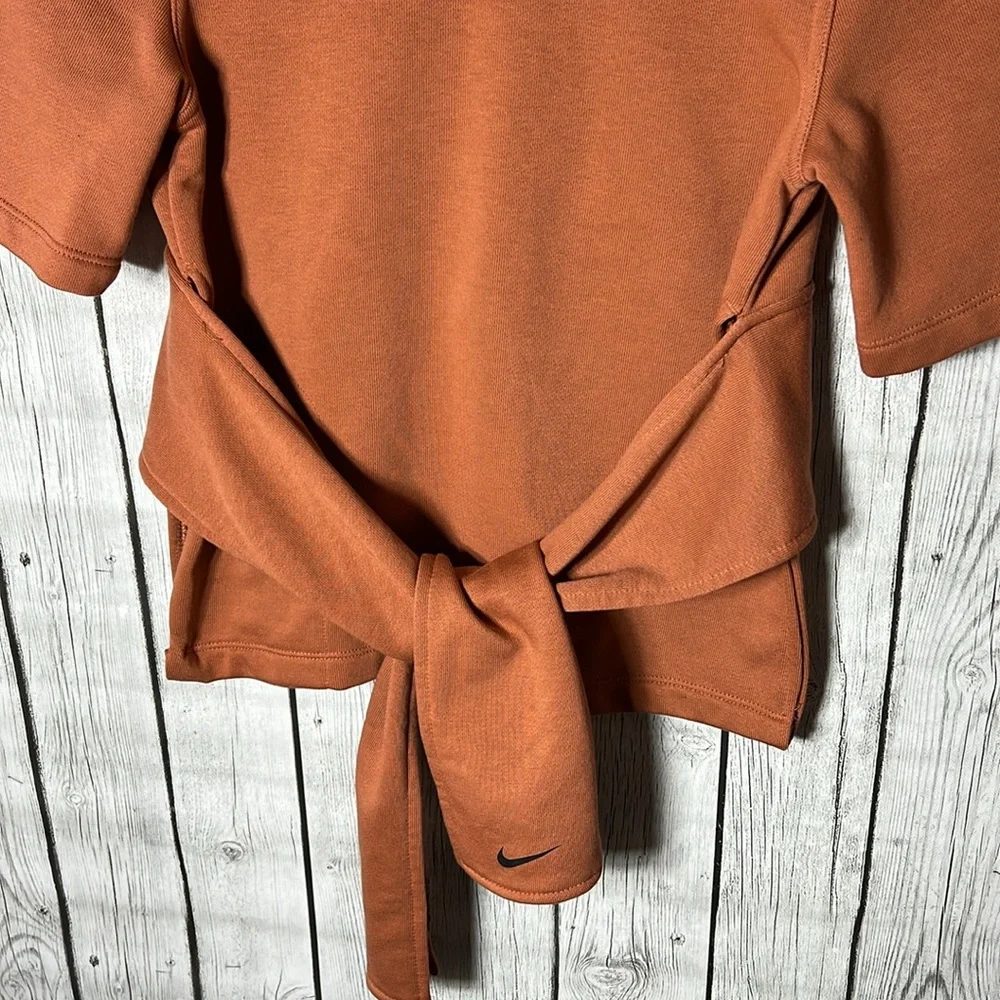 NIKE YOGA STUDIO SHORT SLEEVE TRAINING WRAP TOP SIZE XS